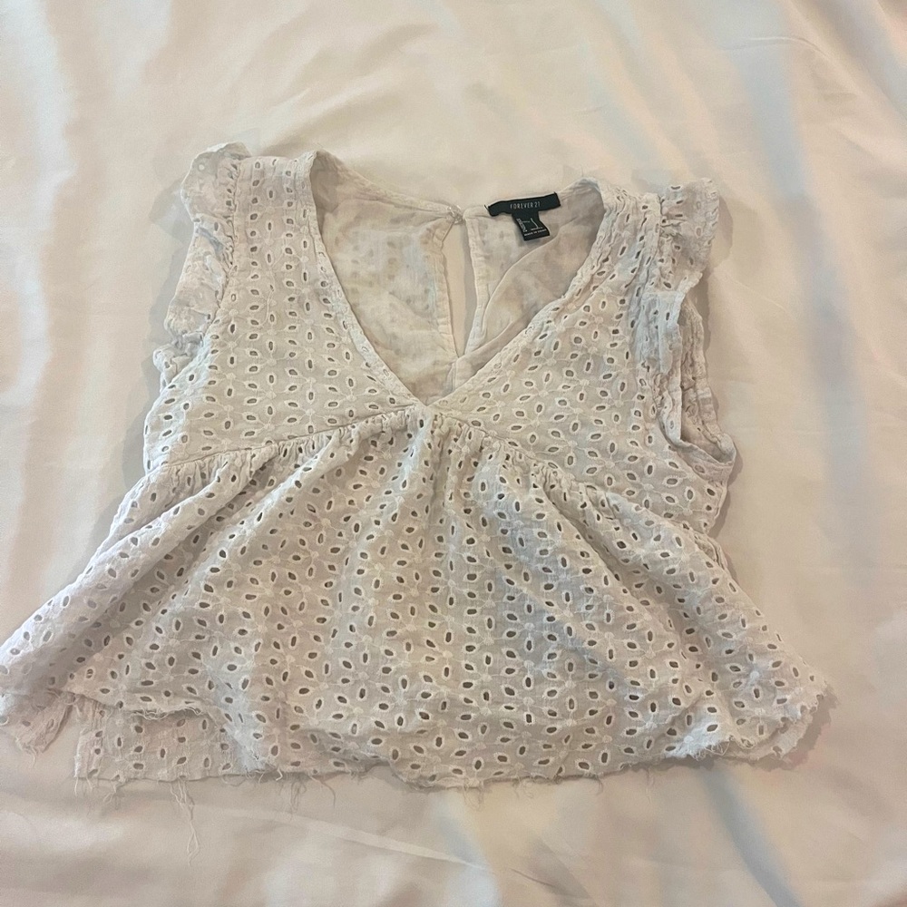 WHITE FOREVER 21 TOP.size small